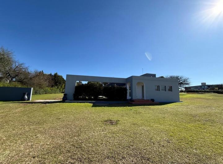 Casa · 257m² · 3 Dormitorios