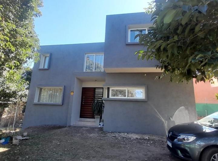 Casa · 180m² · 5 Ambientes · 1 Cochera
