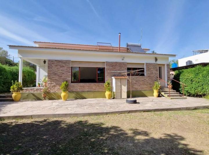 Casa · 172m² · 7 Ambientes · 3 Cocheras