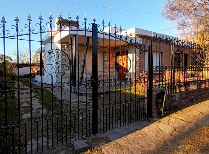 Casa · 130m² · 6 Ambientes · 1 Cochera