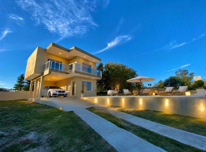 Casa · 120m² · 2 Dormitorios · 1 Cochera