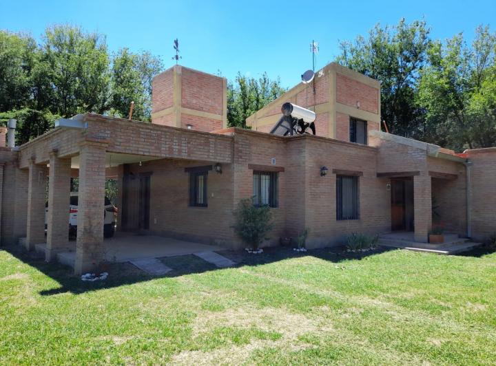 Casa · 157m² · 5 Ambientes · 2 Cocheras