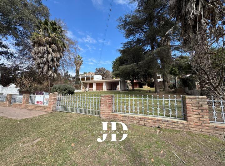 Casa · 156m² · 5 Ambientes · 2 Cocheras