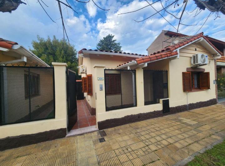 Casa · 130m² · 4 Ambientes · 1 Cochera