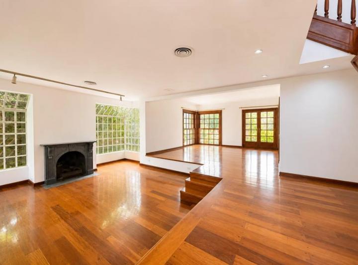 Casa · 450m² · 5 Ambientes · 2 Cocheras
