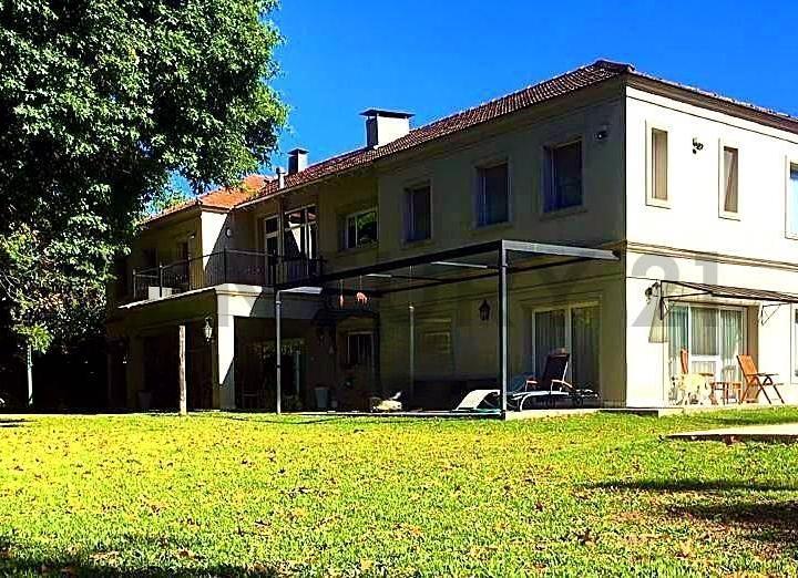 Casa · 372m² · 9 Ambientes