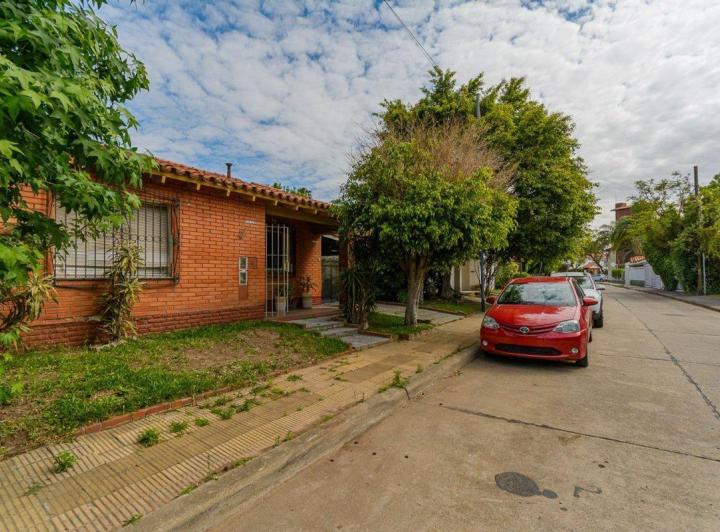 Casa · 146m² · 6 Ambientes · 2 Cocheras