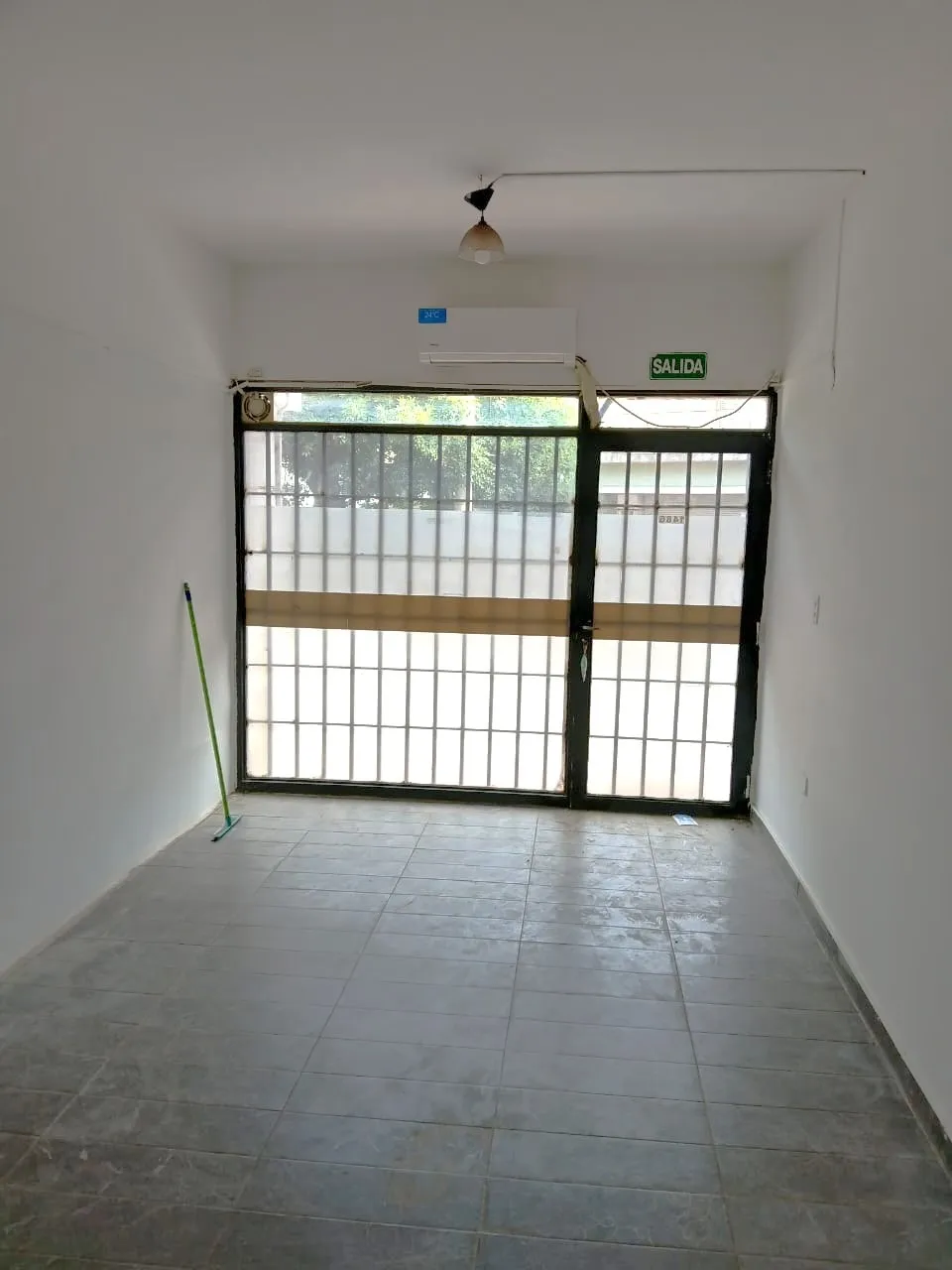 Excelente Local Comercial, en B° Alberdi, cerca del Nuevo Centro Shopping !!
