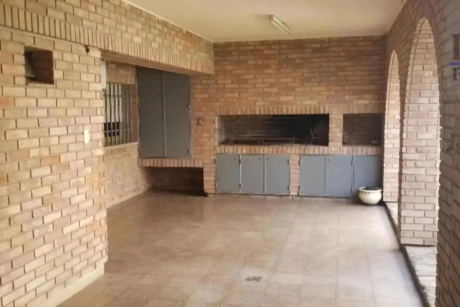Se VENDE casa 3 Dormi-2 Baños y Cochera en B° Liceo 1ra