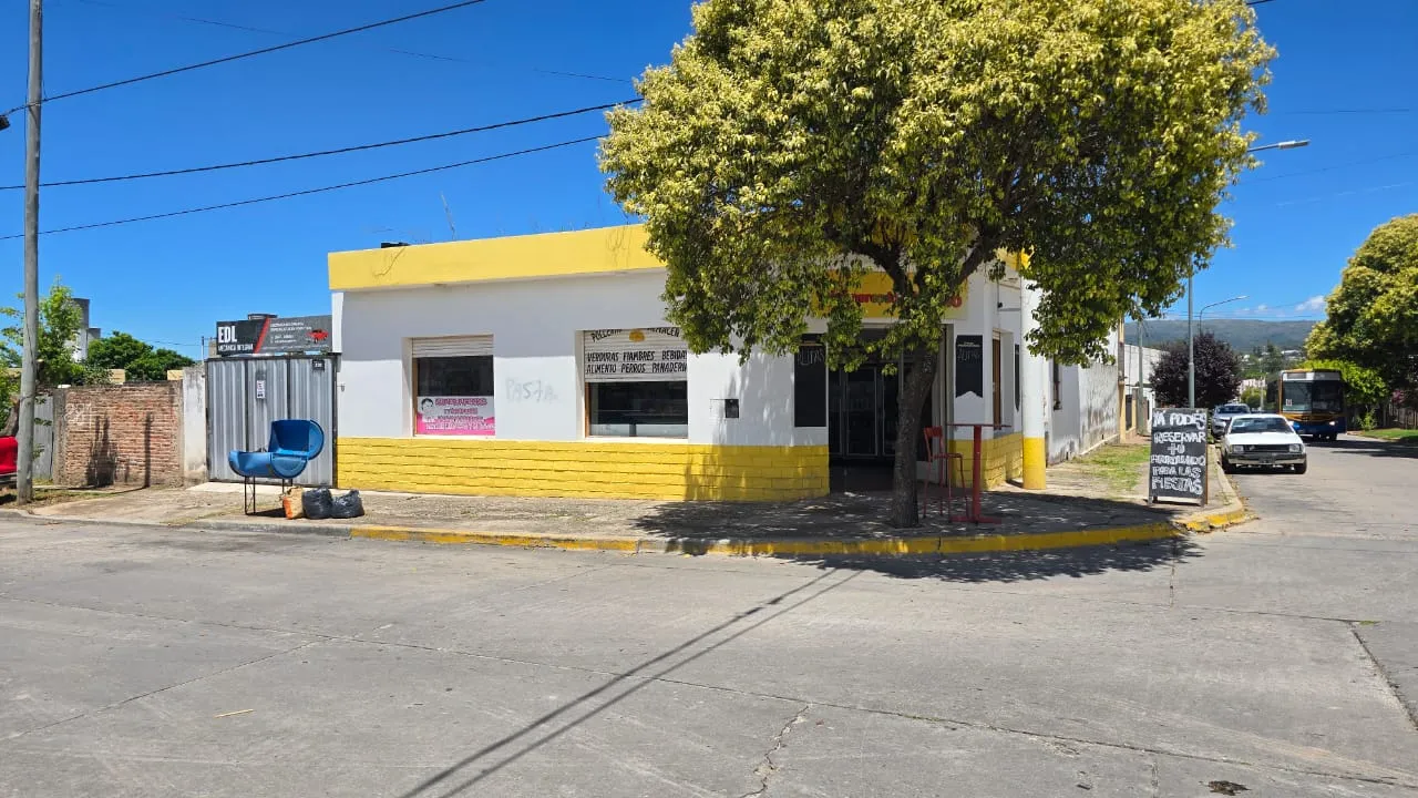 SE VENDE INMUEBLE COMERCIAL A 3 CUADRAS DE AVENIDA LIBERTADOR ALTA GRACIA