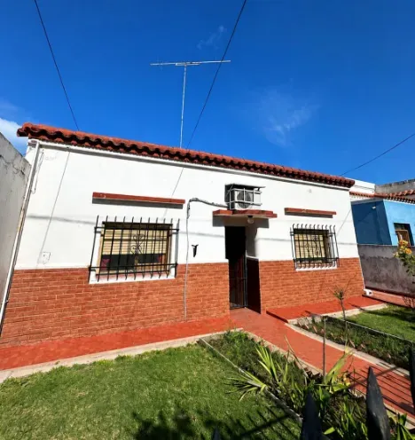 CASA + DPTO en B° PELLEGRINI en ALTA GRACIA - Con Salida a DOS CALLES y con ESCRITURA INMEDIATA