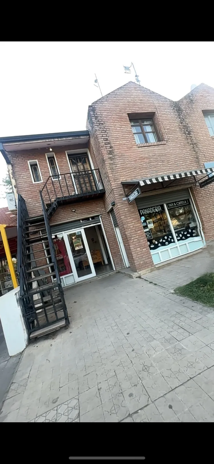 LOCAL COMERCIAL + DEPARTAMENTO (ENTRADA INDEPENDIENTE)