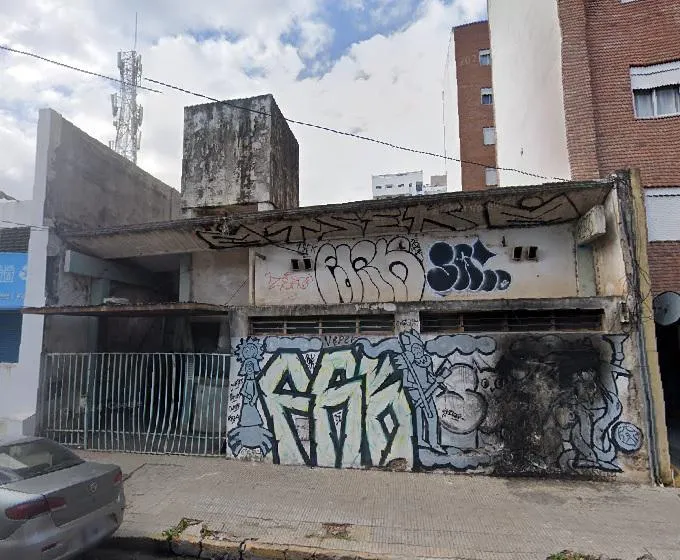 Galpón en alquiler, a refaccionar, oportunidad ALBERDI
