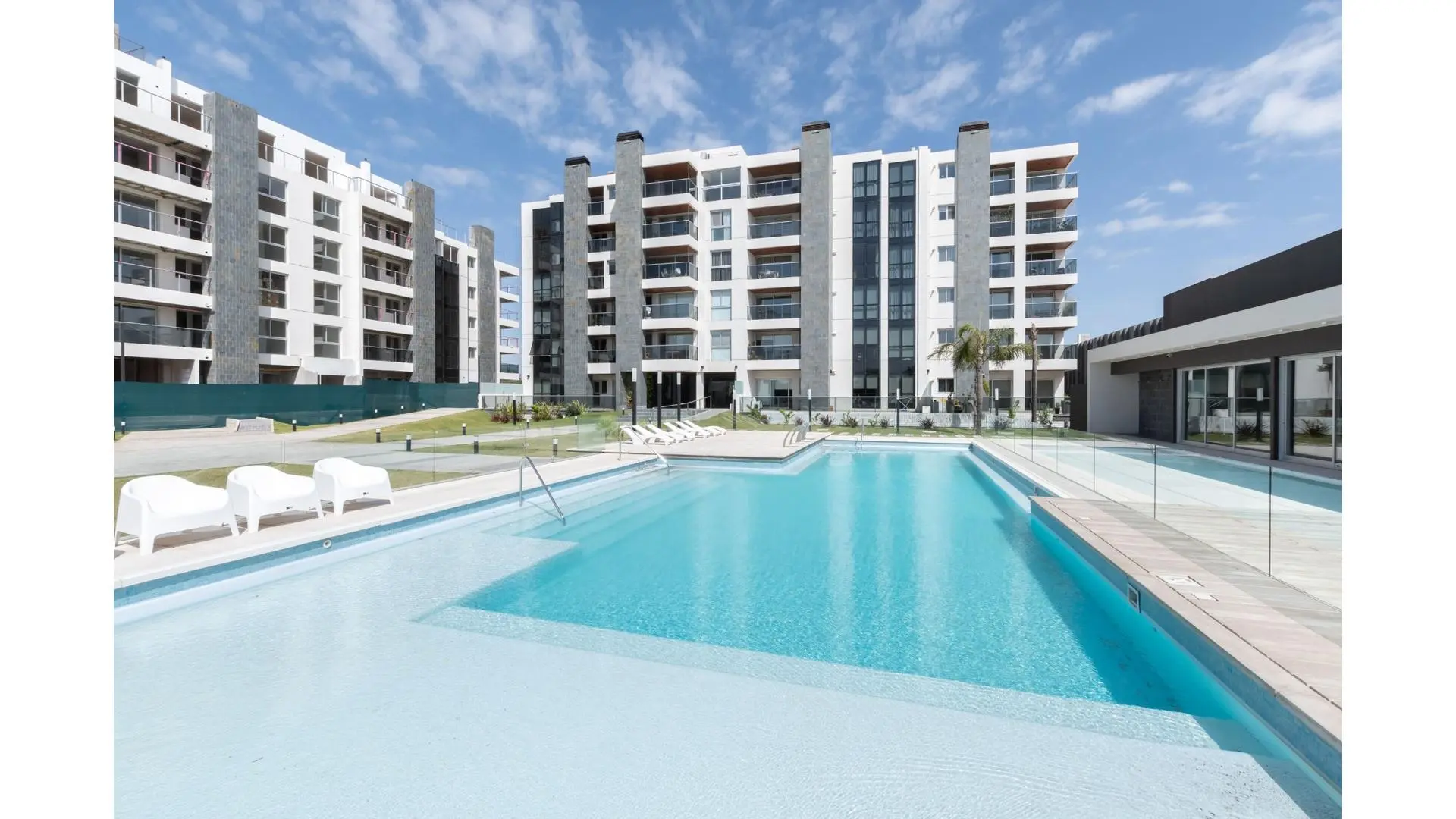 Mediland Village Un dormitorio con cochera, Pileta Gym y SUM