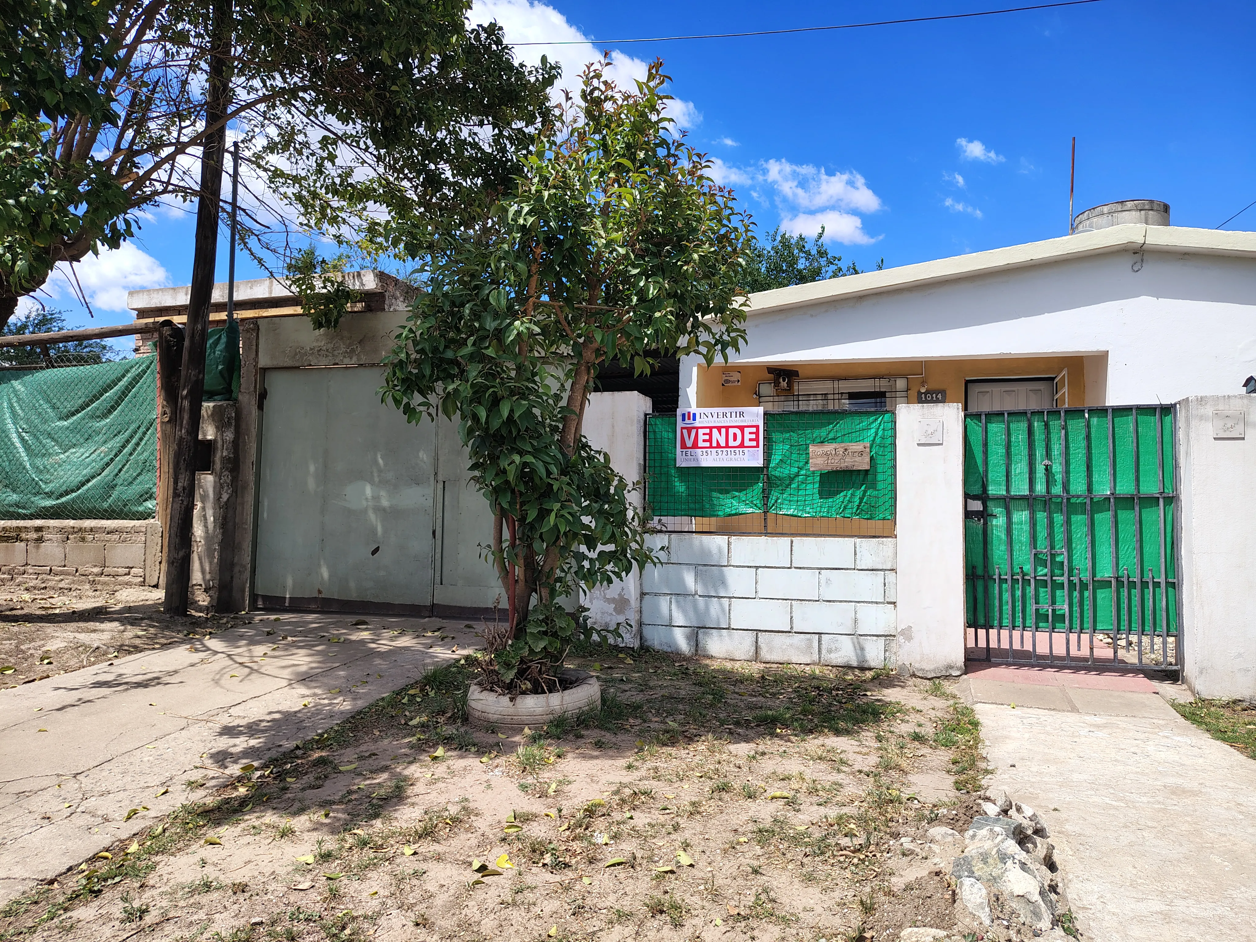 CASA con TERRENO ESQUINA en ALTA GRACIA - Con Escritura Inmediata!!