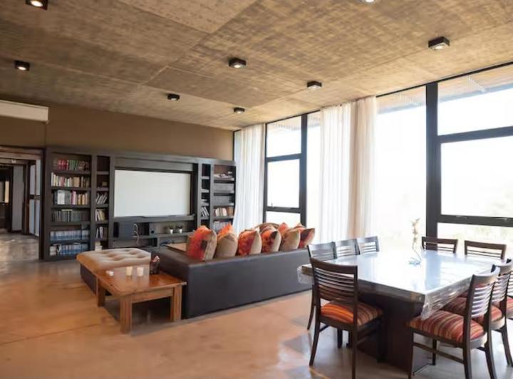 Casa · 310m² · 4 Ambientes