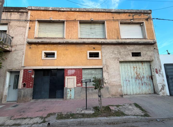 Casa · 264m² · 7 Ambientes · 1 Cochera