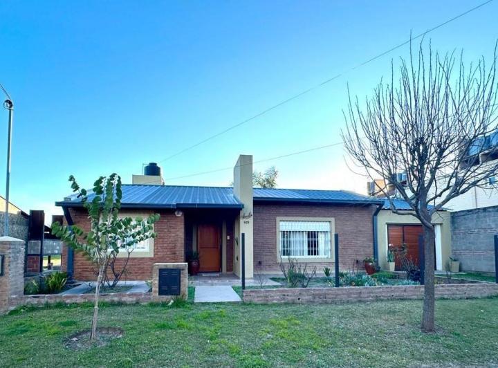 Casa · 200m² · 2 Dormitorios · 1 Cochera