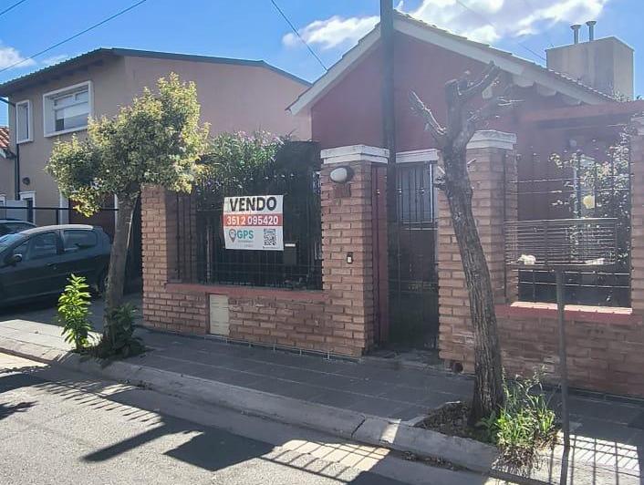 Casa · 106m² · 3 Dormitorios · 2 Cocheras