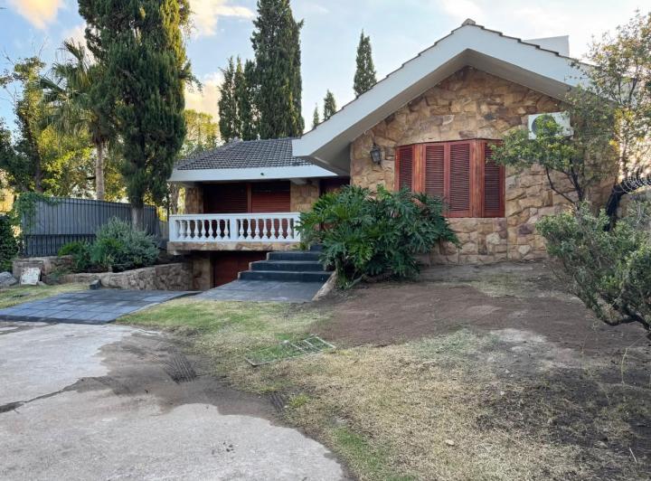 Casa · 150m² · 3 Dormitorios · 1 Cochera