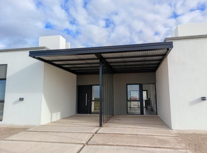 Casa · 75m² · 2 Dormitorios · 1 Cochera
