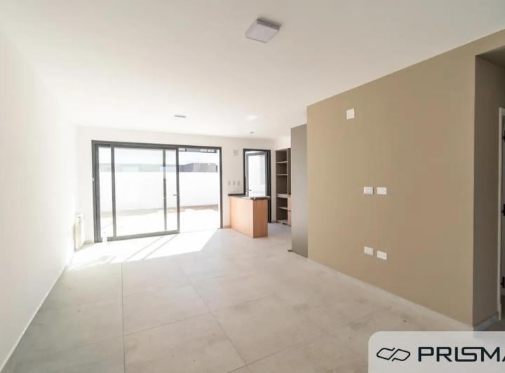Casa · 122m² · 6 Ambientes · 1 Cochera