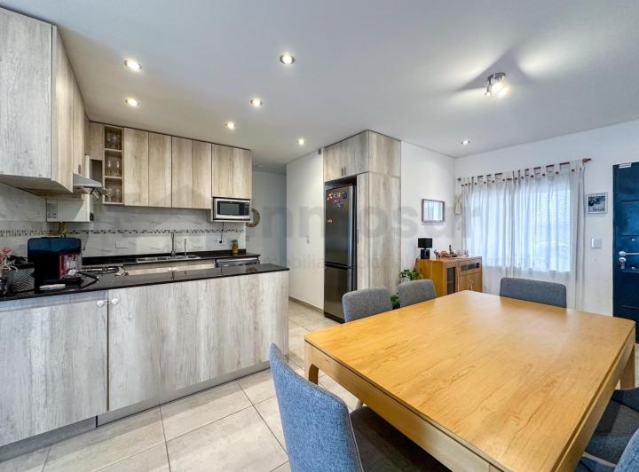Casa · 85m² · 2 Dormitorios · 1 Cochera