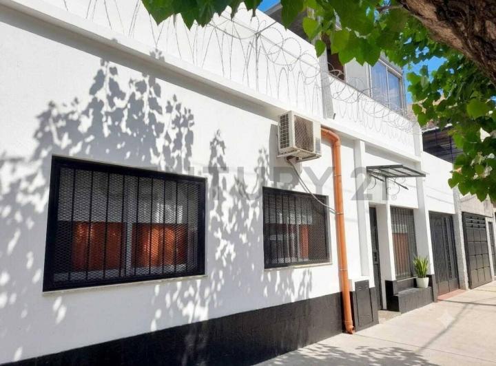 PH · 211m² · 4 Ambientes · 2 Cocheras