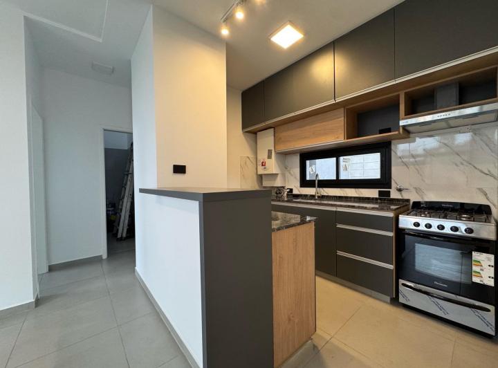 Casa · 80m² · 2 Dormitorios · 1 Cochera