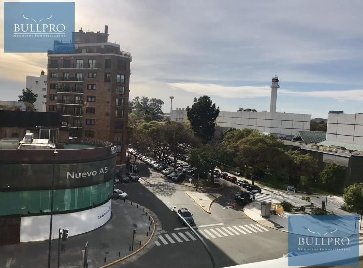Departamento · 220m² · 5 Ambientes · 1 Cochera