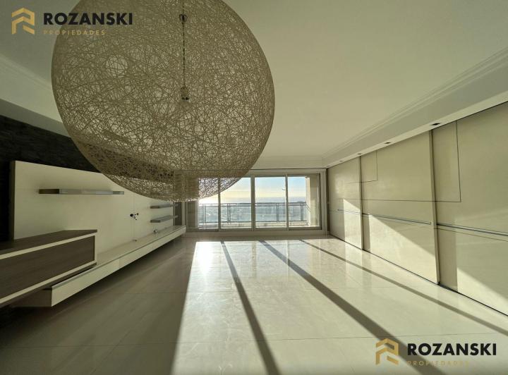 Departamento · 220m² · 4 Ambientes · 2 Cocheras