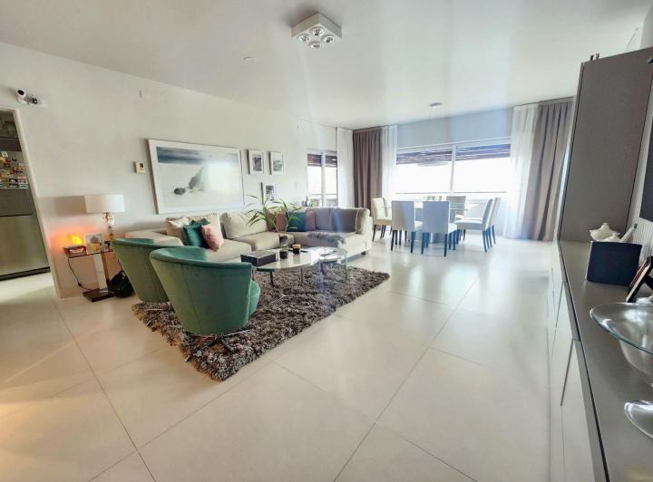 Departamento · 127m² · 4 Ambientes · 2 Cocheras