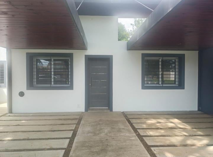 Casa · 95m² · 4 Ambientes · 1 Cochera
