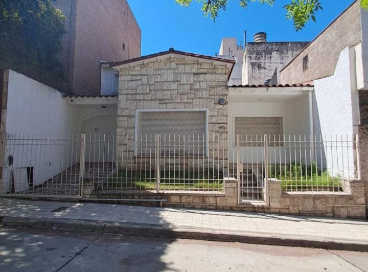 Casa · 162m² · 4 Ambientes · 2 Cocheras