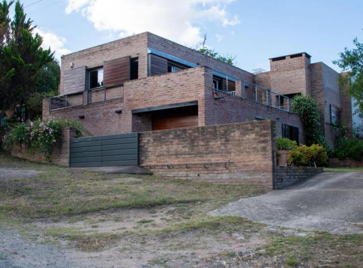 Casa · 350m² · 4 Ambientes