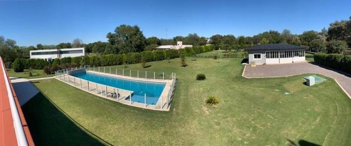 Casa · 500m² · 5 Ambientes · 3 Cocheras