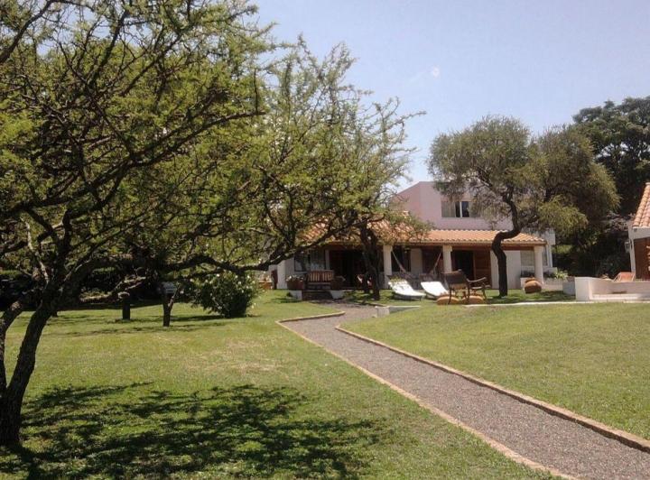 Casa · 380m² · 3 Ambientes