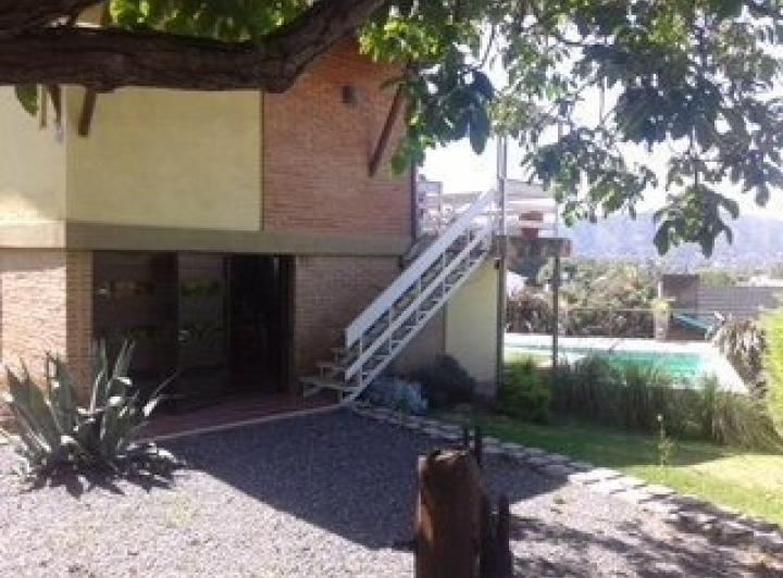 Casa · 100m² · 4 Ambientes · 1 Cochera