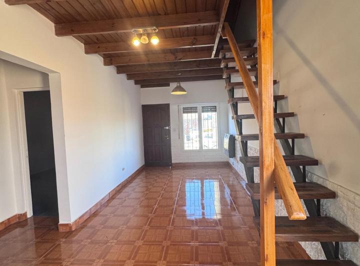 Casa · 70m² · 3 Ambientes · 2 Cocheras