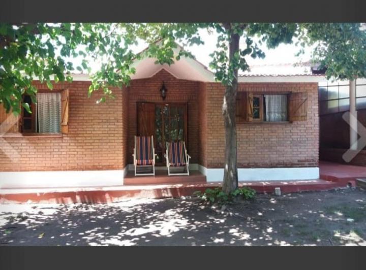 Casa · 83m² · 4 Ambientes · 2 Cocheras