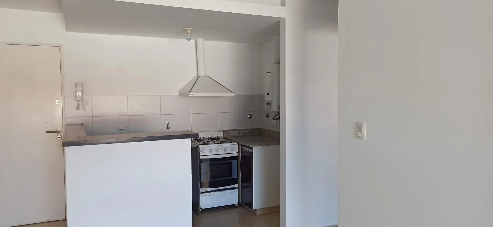 CAMPILLO 988 - 1 PISO EXTERNO CON BALCÓN