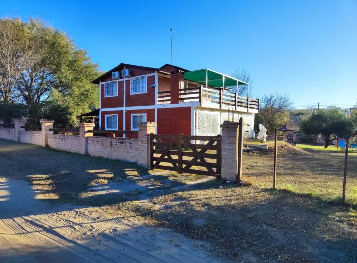 Casa · 232m² · 7 Ambientes · 1 Cochera