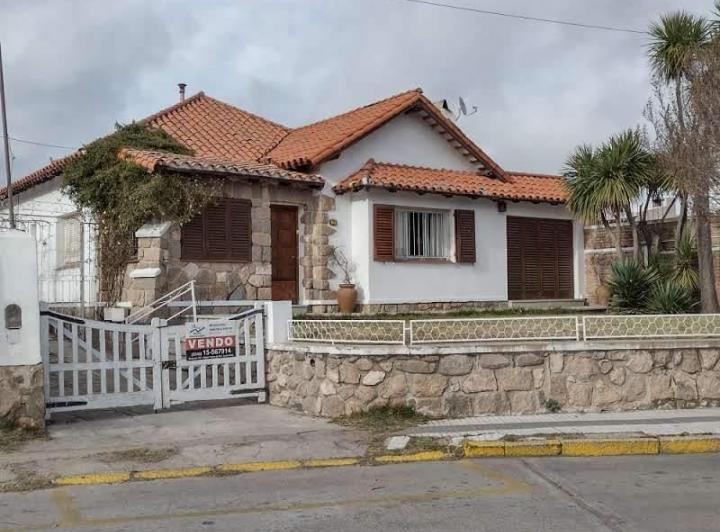 Casa · 218m² · 6 Ambientes