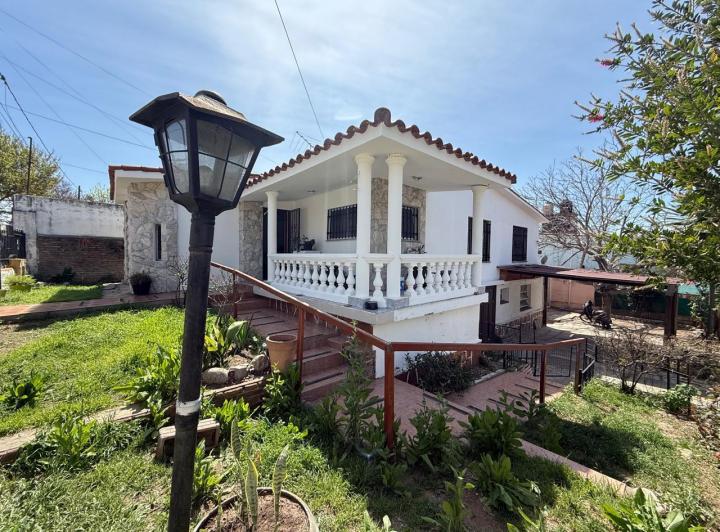 Casa · 150m² · 4 Ambientes · 1 Cochera