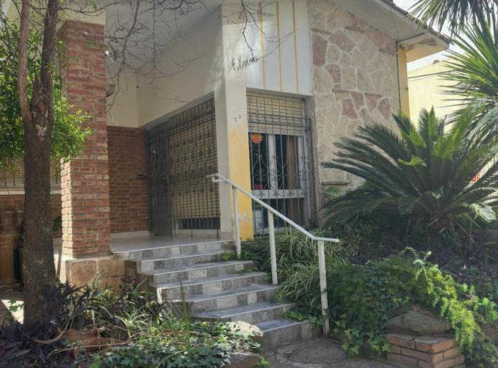 Casa · 160m² · 3 Ambientes · 1 Cochera