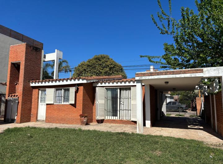 Casa · 174m² · 6 Ambientes · 1 Cochera