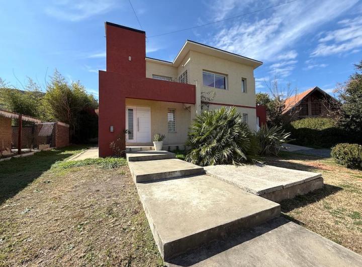 Casa · 171m² · 5 Ambientes · 1 Cochera