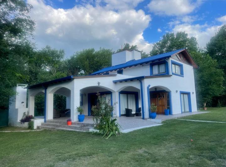 Casa · 357m² · 6 Ambientes · 3 Cocheras