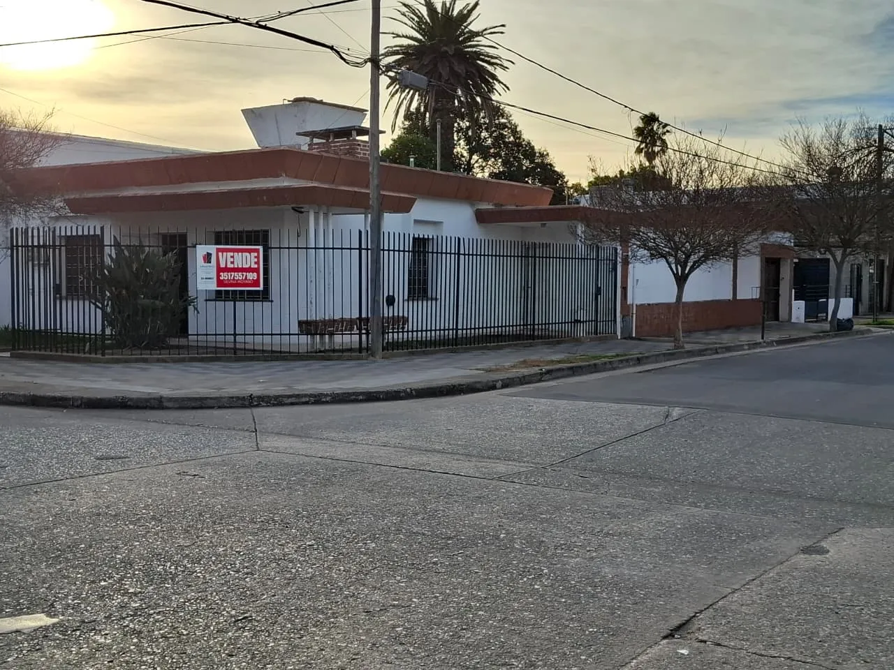 Casa en Venta 3 Dor. Patio y cochera. Ameghino Sud. Renta activa ideal inversión