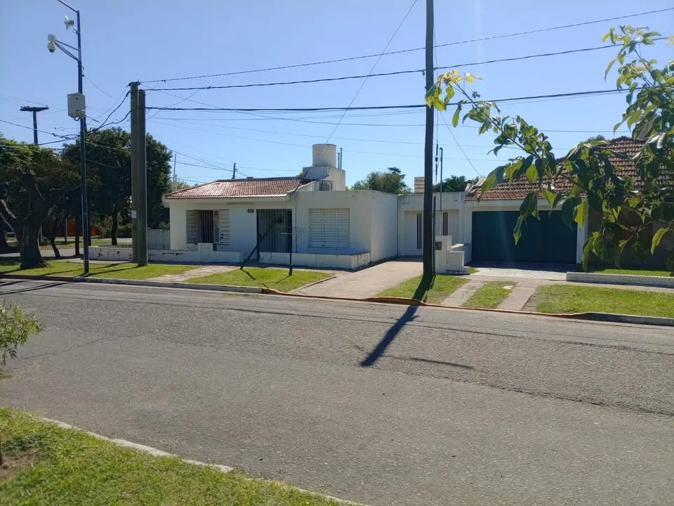 CASA + DPTO EN VENTA – FRENTE A LA PLAZA, MARQUES DE SOBREMONTE - CORDOBA